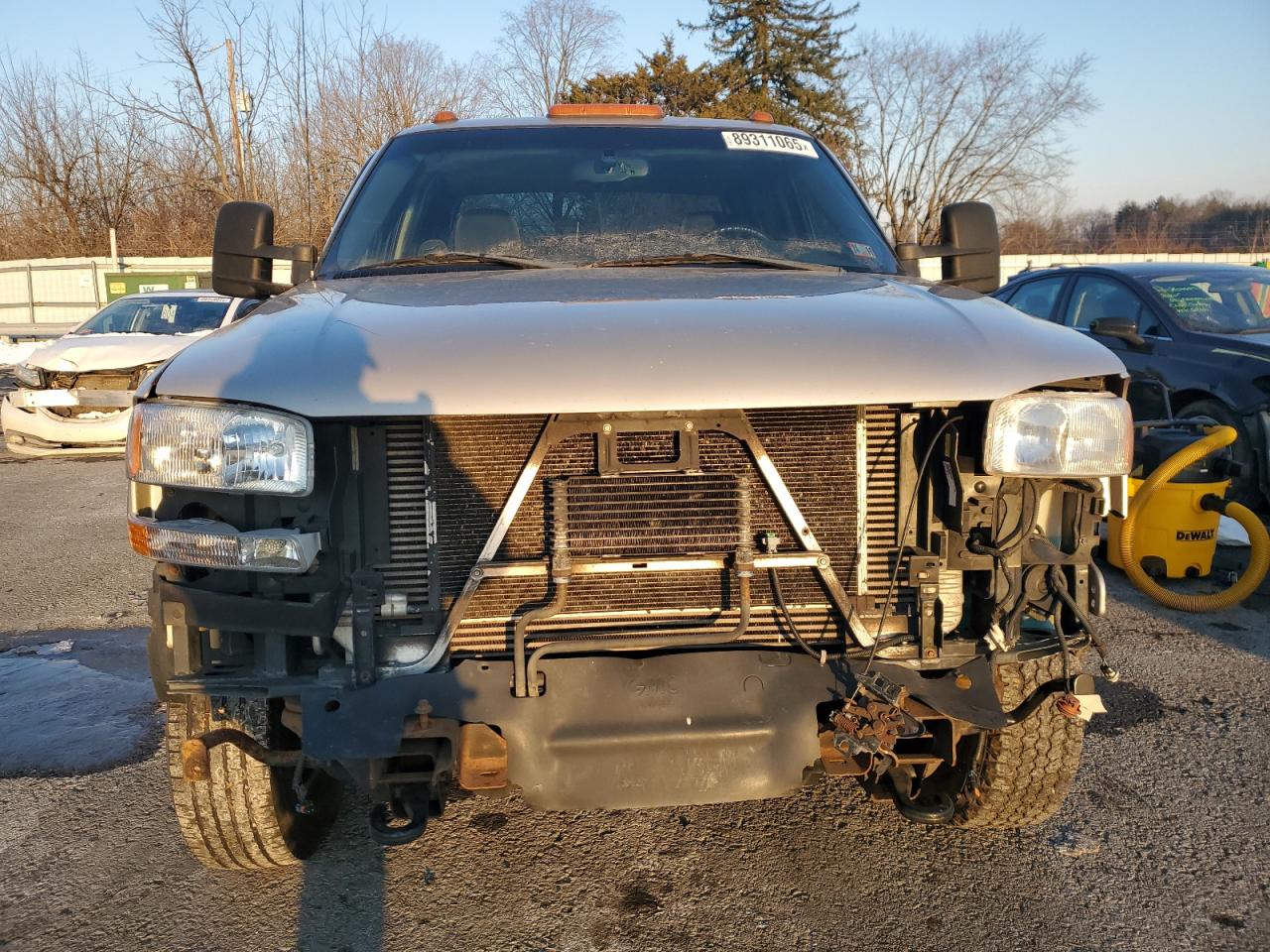 2004 GMC Sierra - Image 5