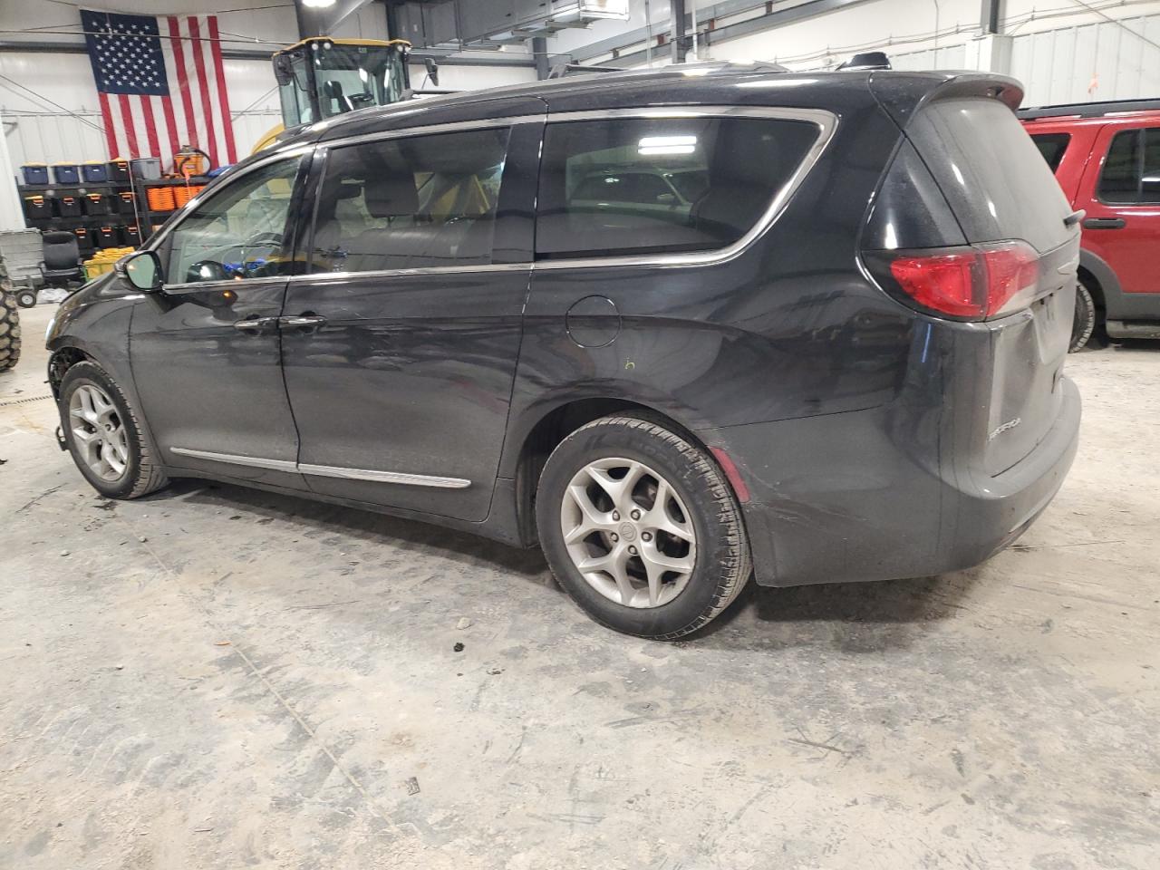 2020 Chrysler Pacifica - Image 2