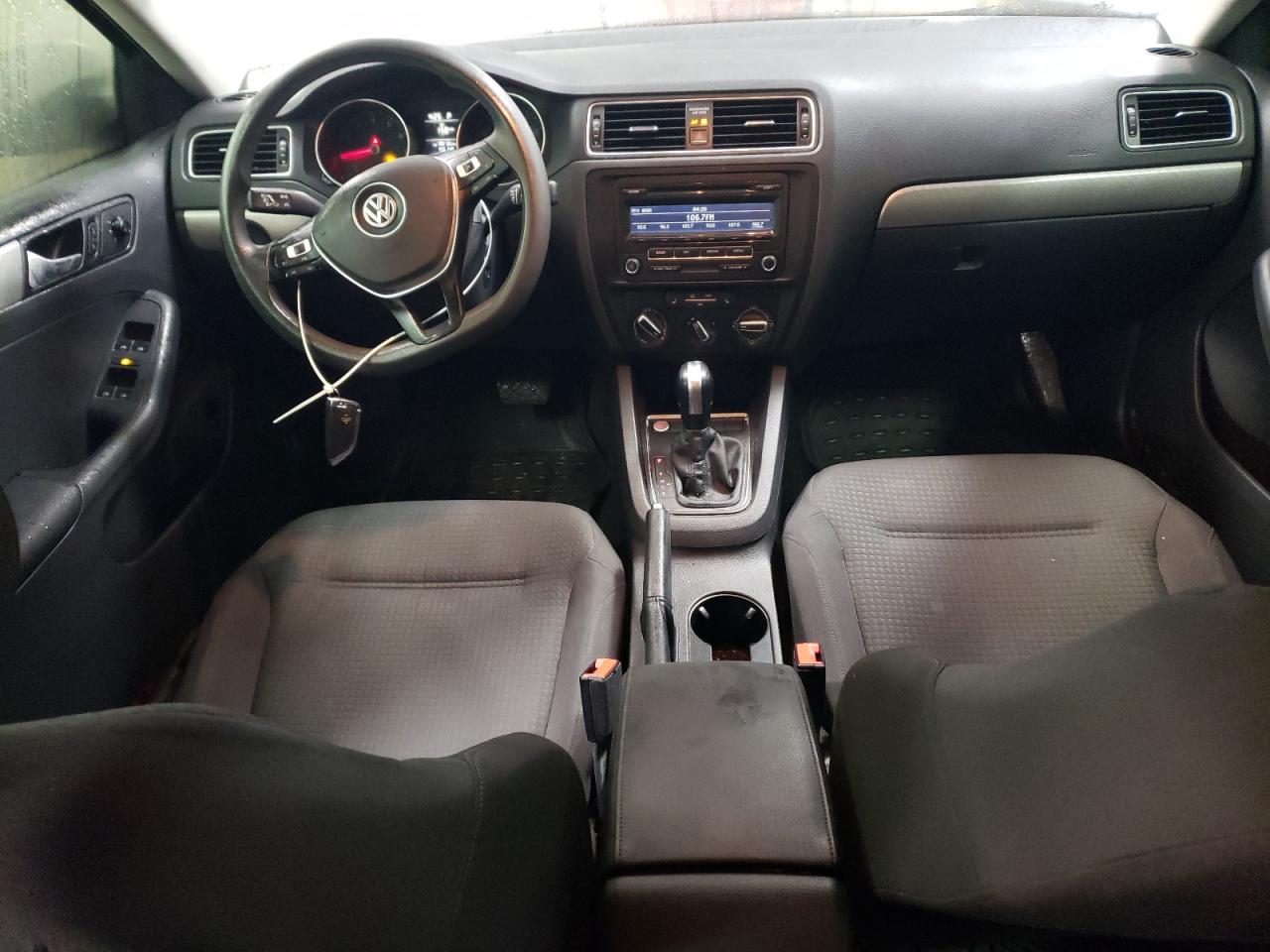 2015 Volkswagen Jetta - Image 8