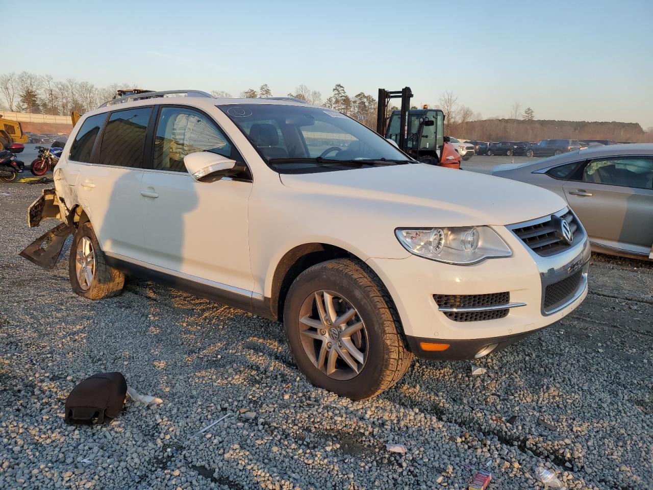2009 Volkswagen Touareg - Image 4