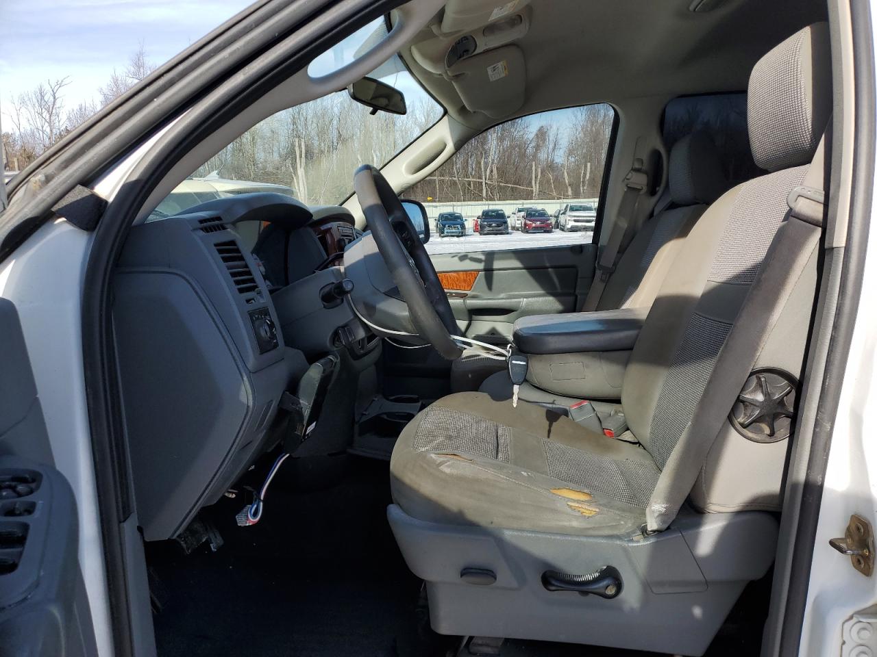 2006 Dodge RAM - Image 7