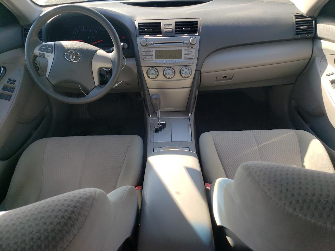 2011 Toyota Camry - Image 8