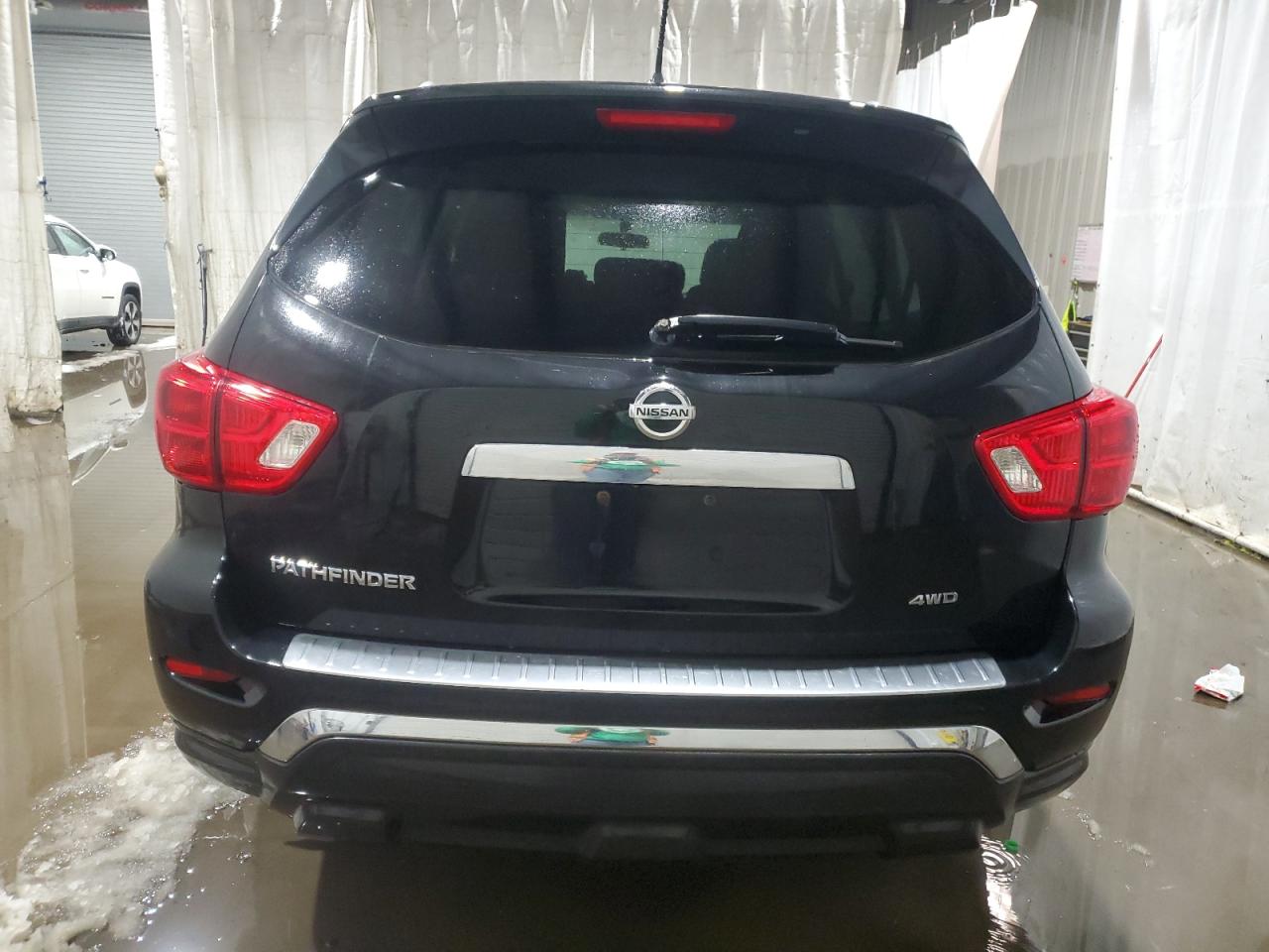 2017 Nissan Pathfinder - Image 6