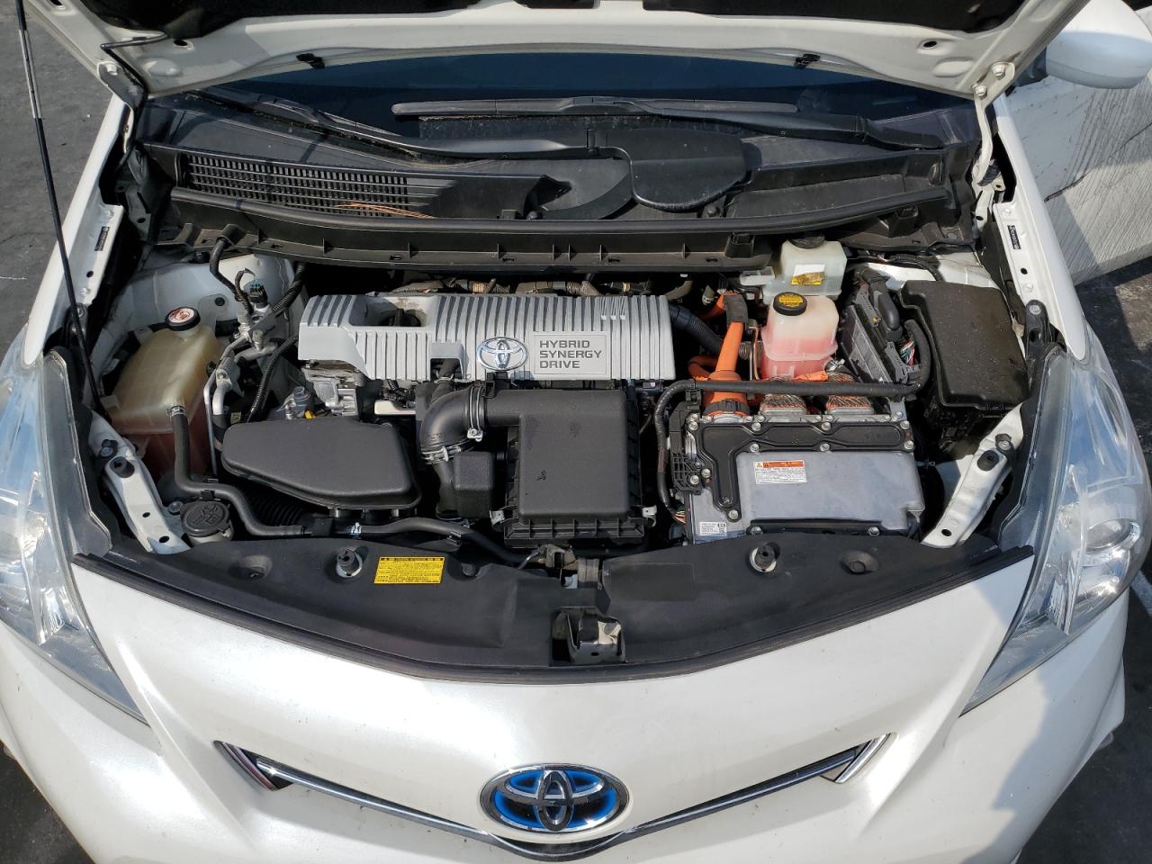 2012 Toyota Prius - Image 11