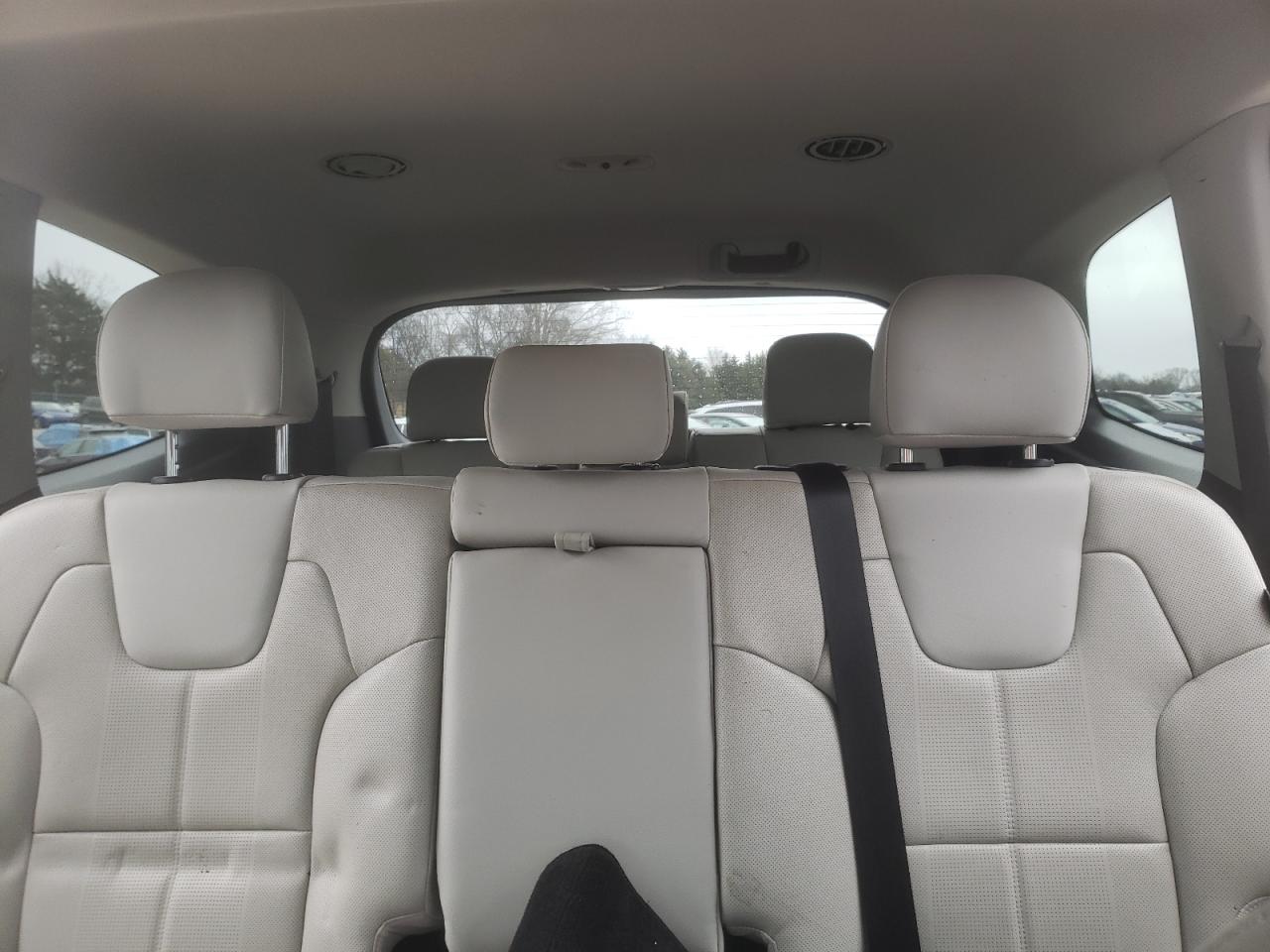 2023 Kia Telluride - Image 10