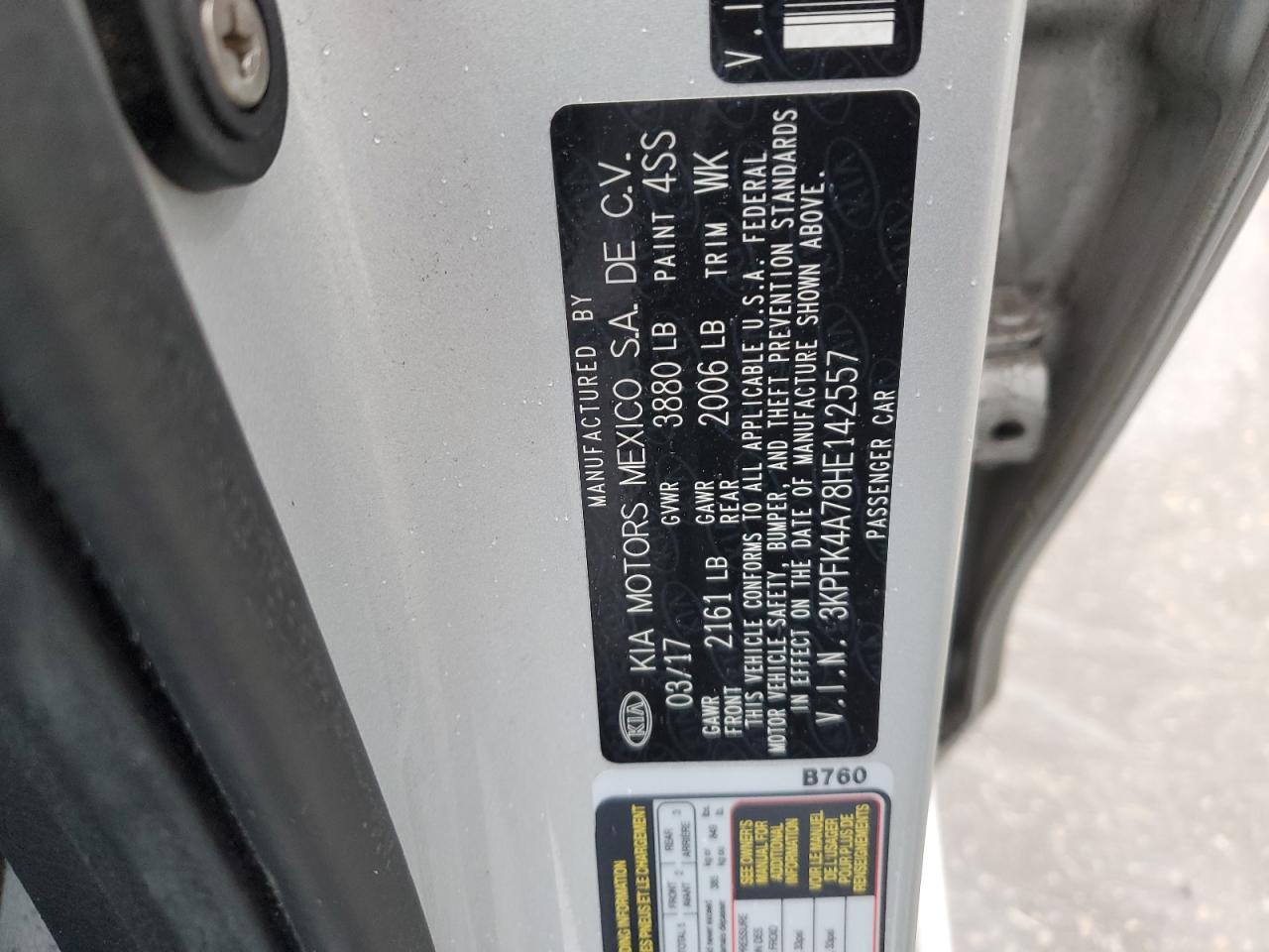 2017 Kia Forte - Image 12