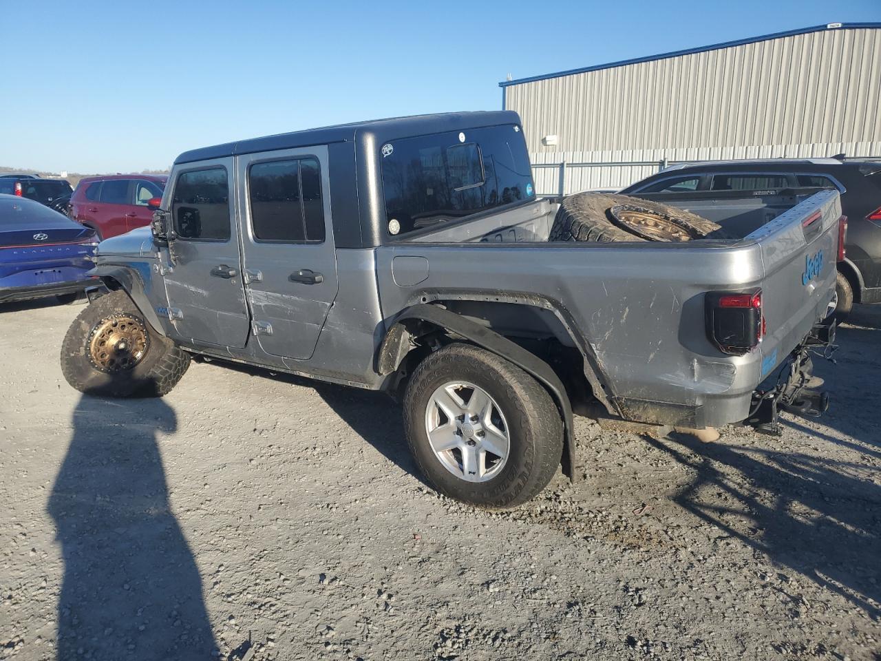 2021 Jeep Gladiator - Image 2