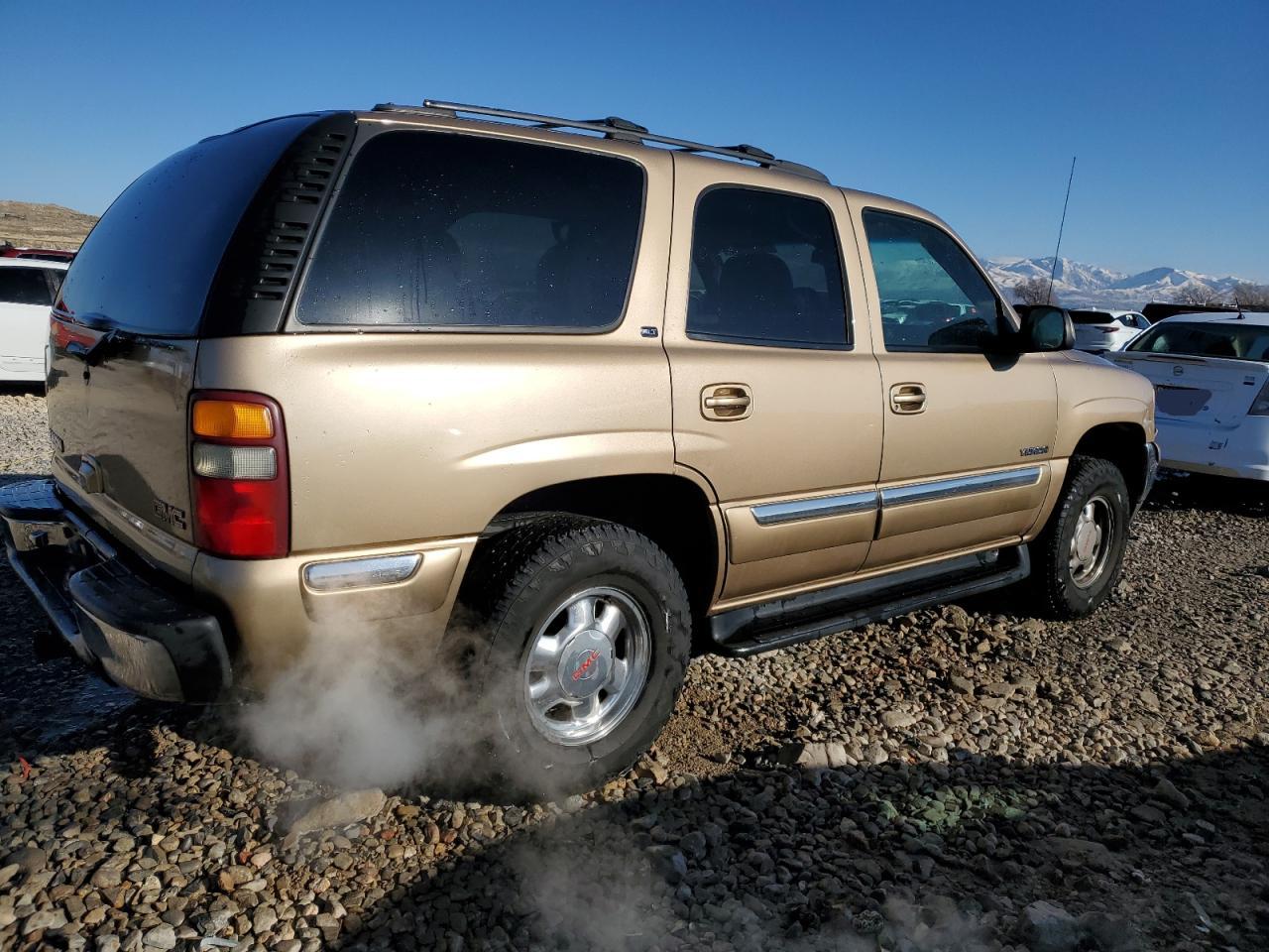2000 GMC Yukon - Image 3