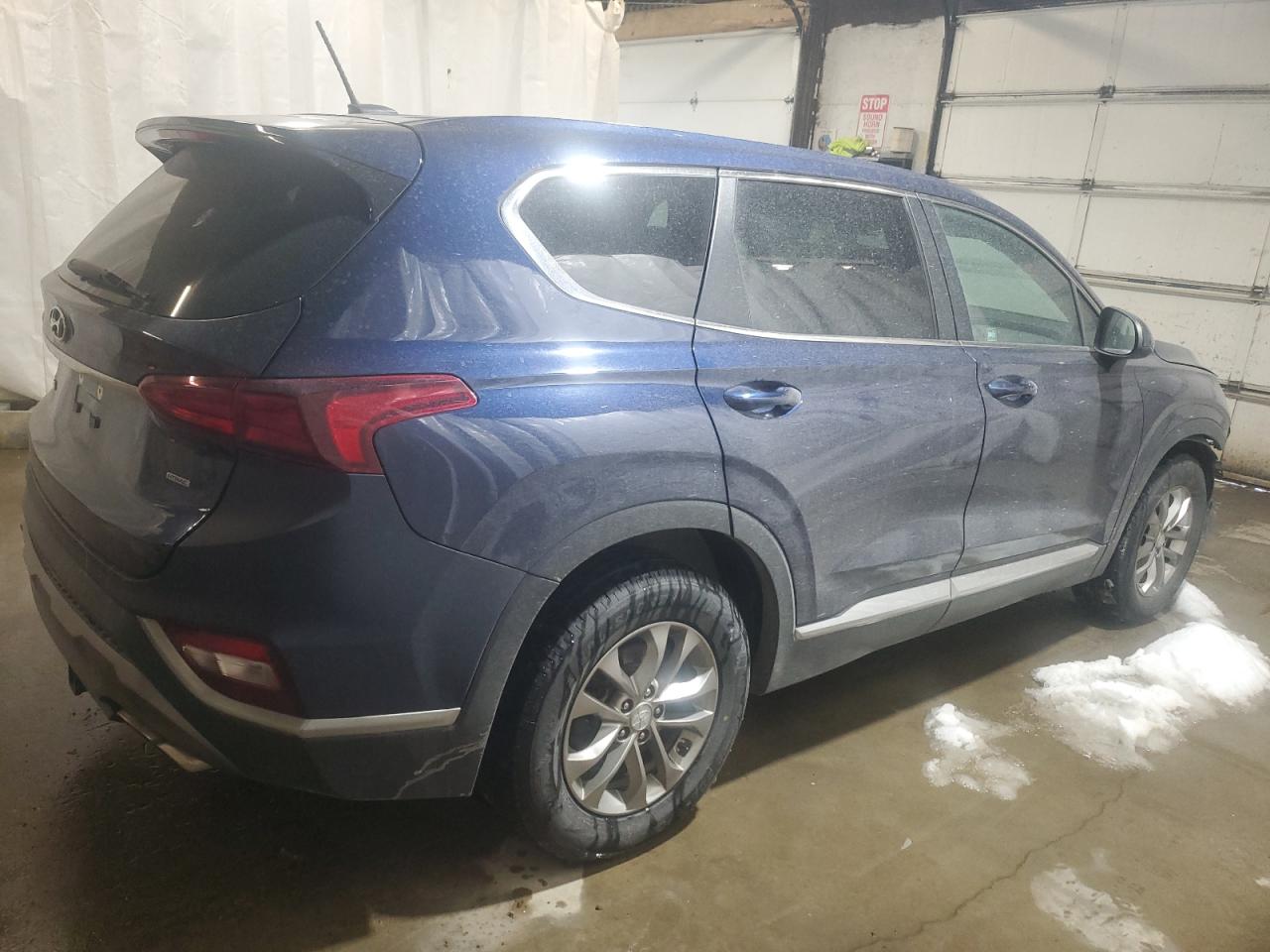 2019 Hyundai Santa Fe - Image 3
