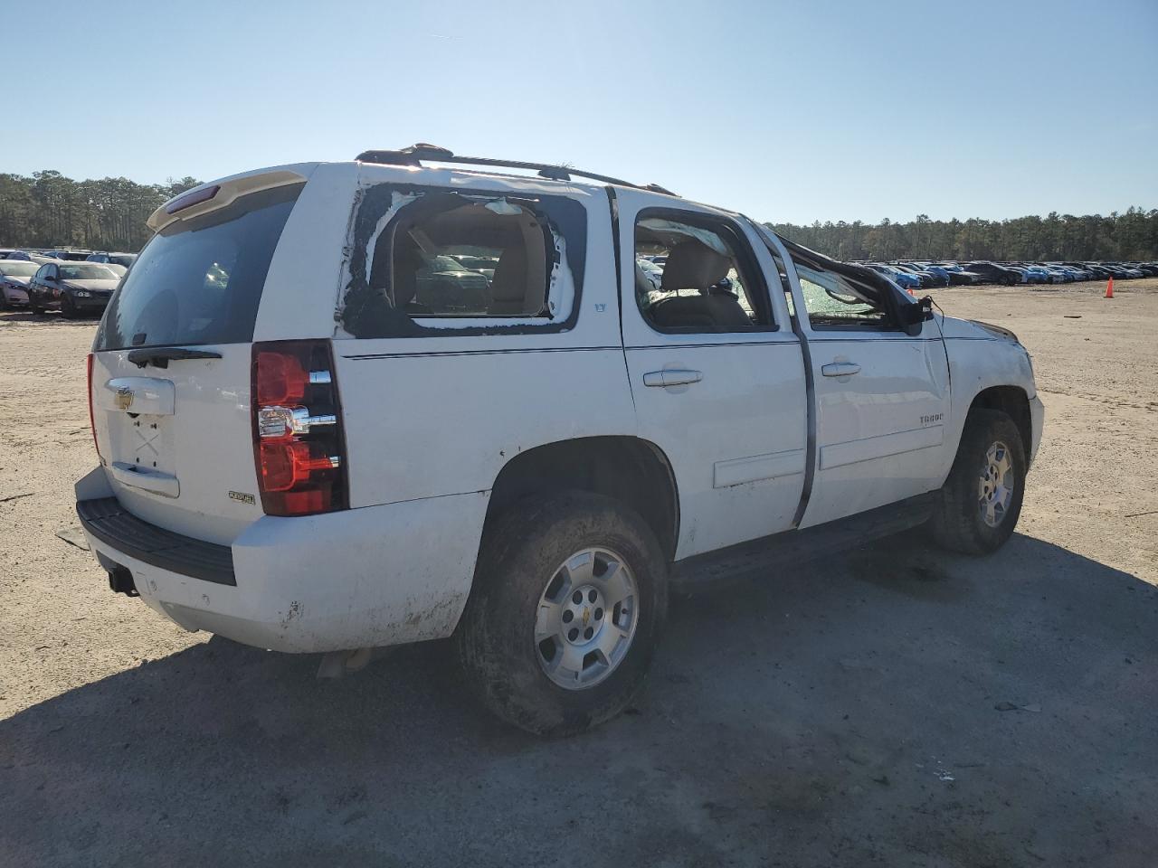 2011 Chevrolet Tahoe - Image 3