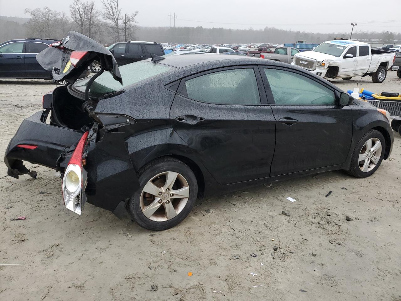 2013 Hyundai Elantra - Image 3