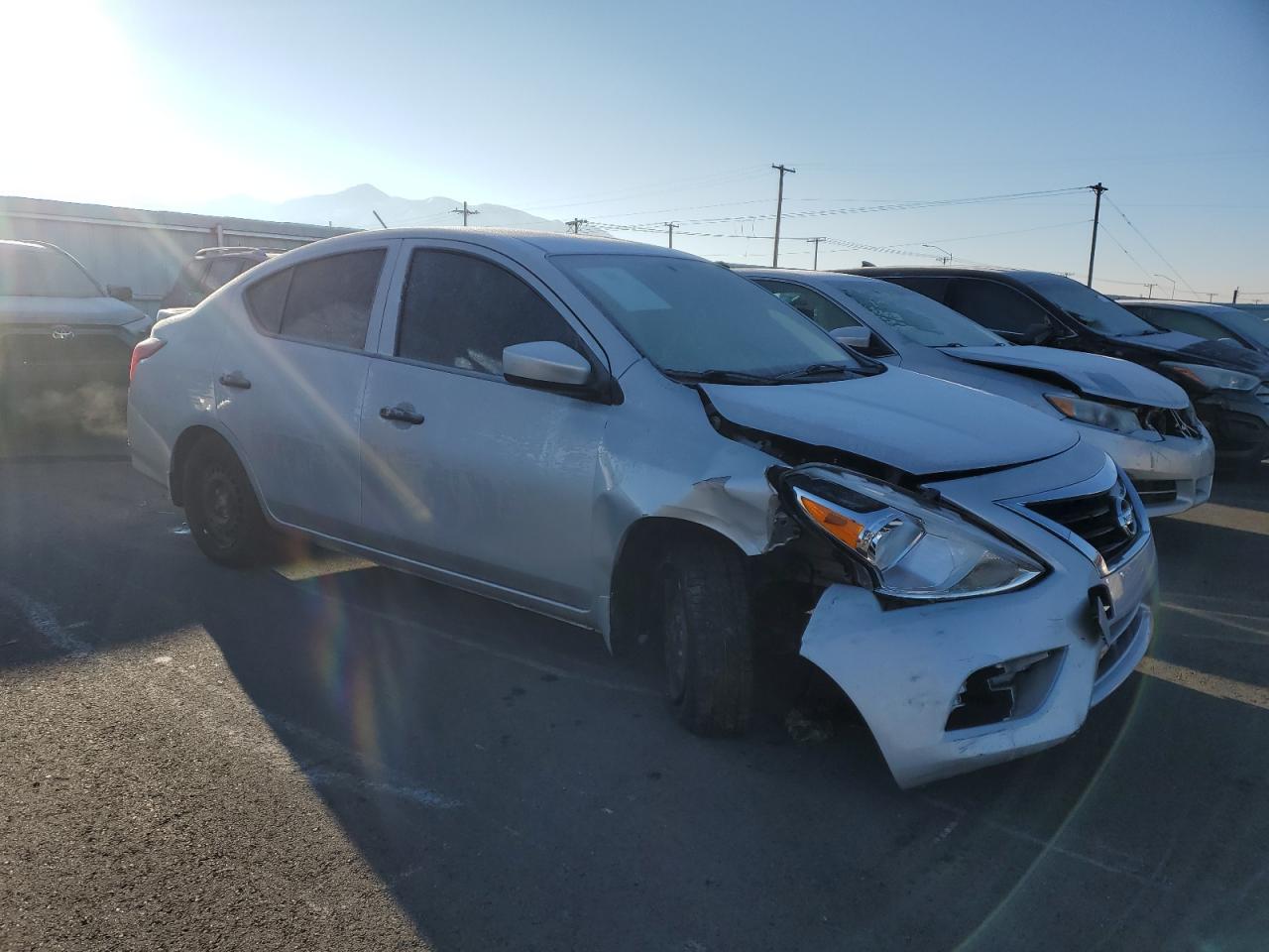 2019 Nissan Versa - Image 4
