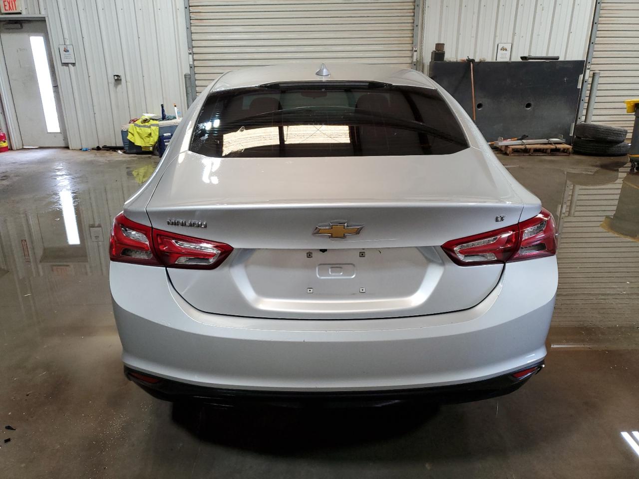 2022 Chevrolet Malibu - Image 6