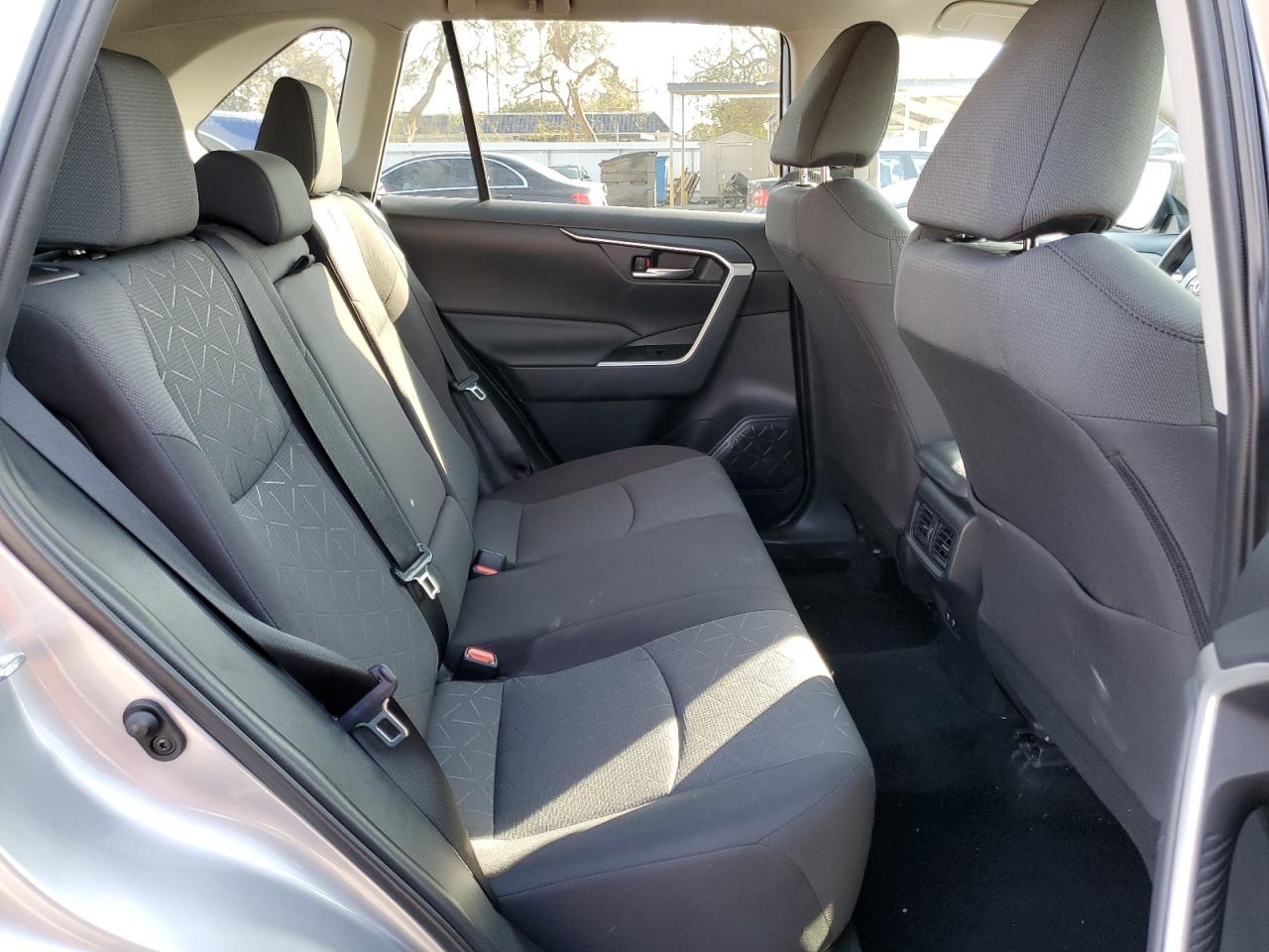 2021 Toyota RAV 4 - Image 11