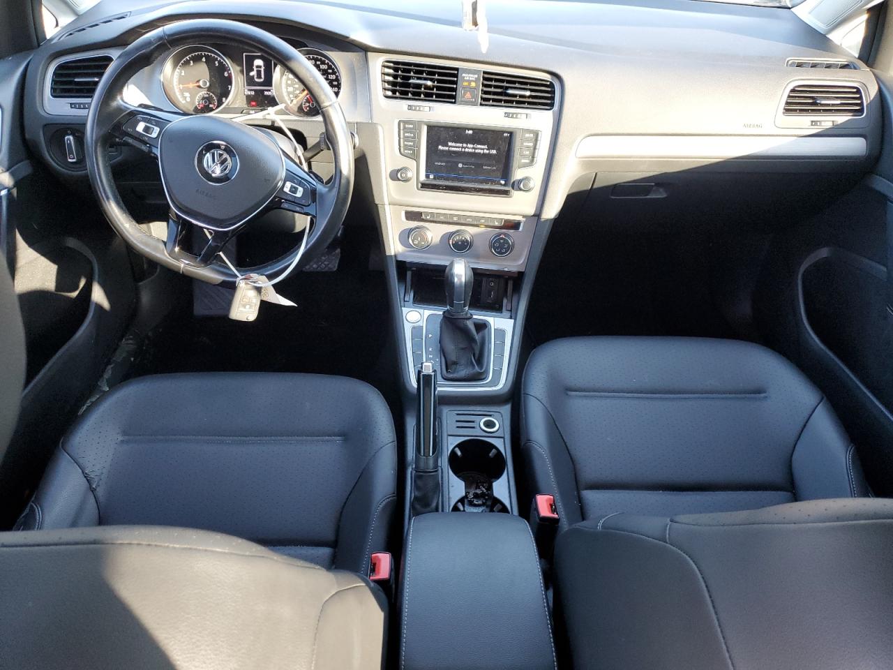2017 Volkswagen Golf - Image 8