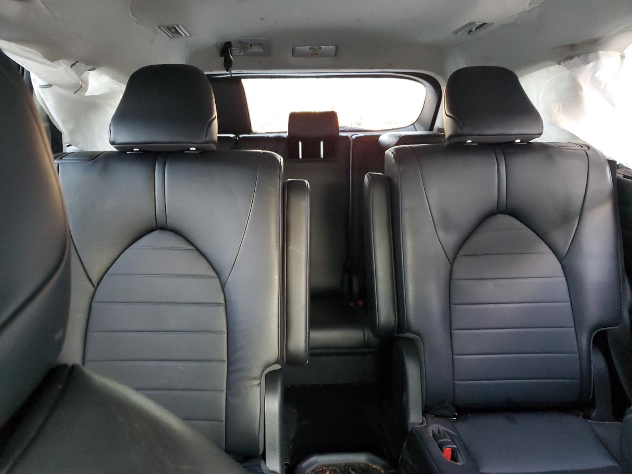 2022 Toyota Highlander - Image 10