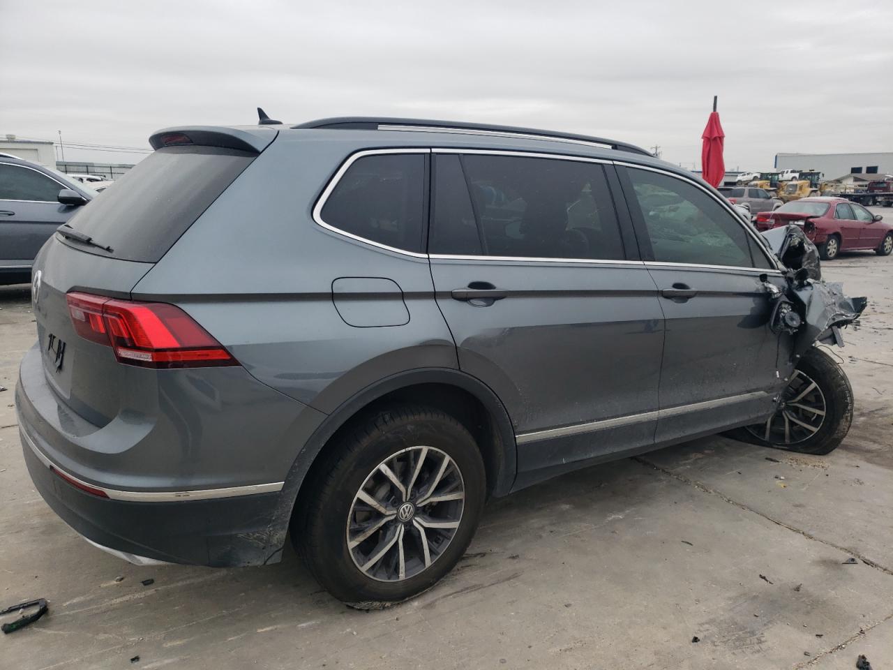 2020 Volkswagen Tiguan - Image 3