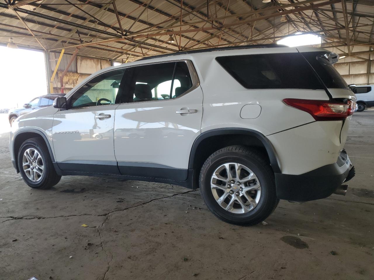2020 Chevrolet Traverse - Image 2