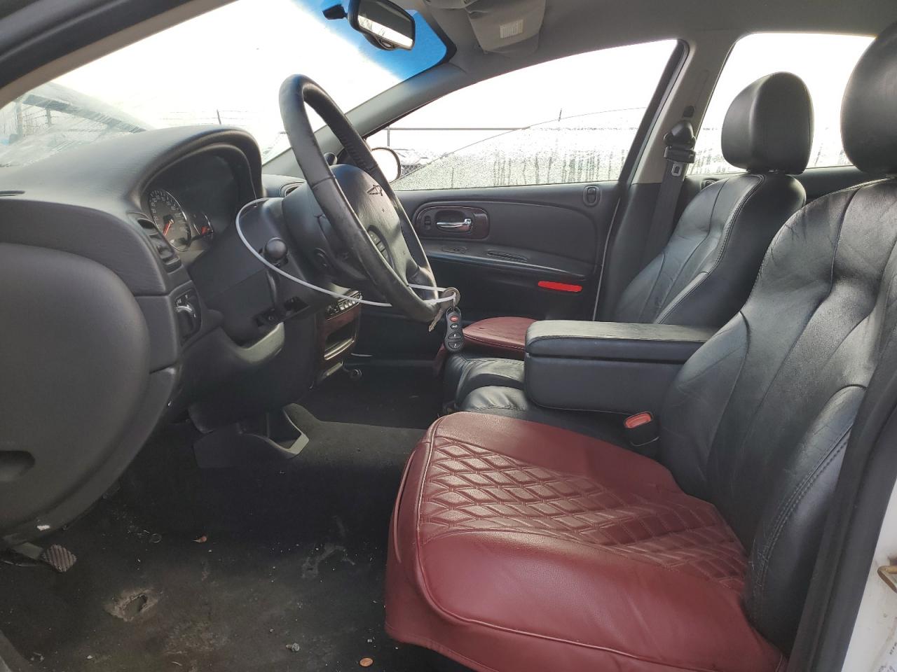 2003 Chrysler Concorde - Image 7