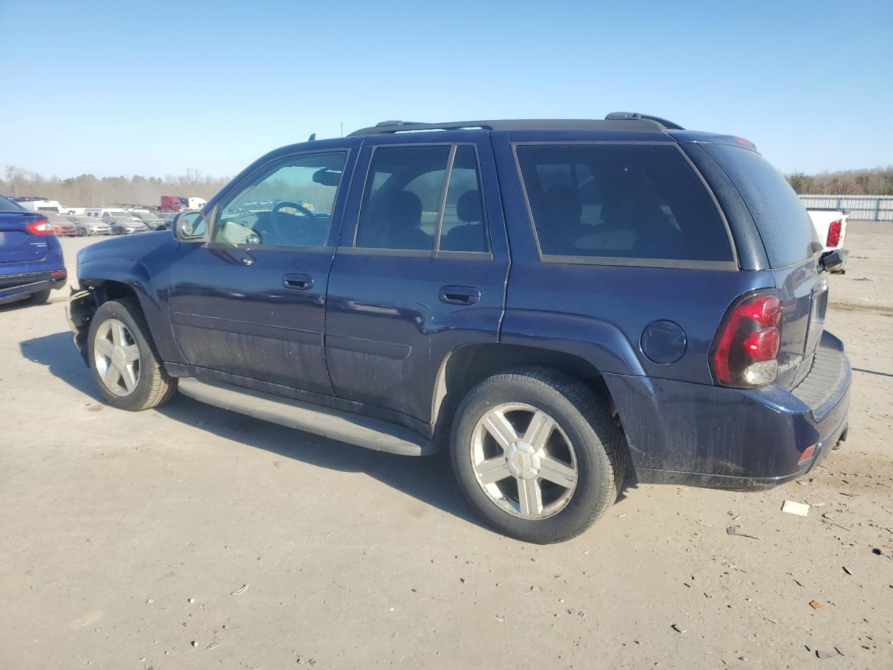 2008 Chevrolet TrailBlazer - Image 2