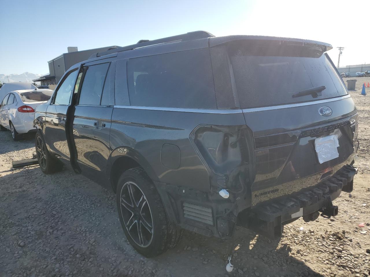 2019 Ford Expedition - Image 2