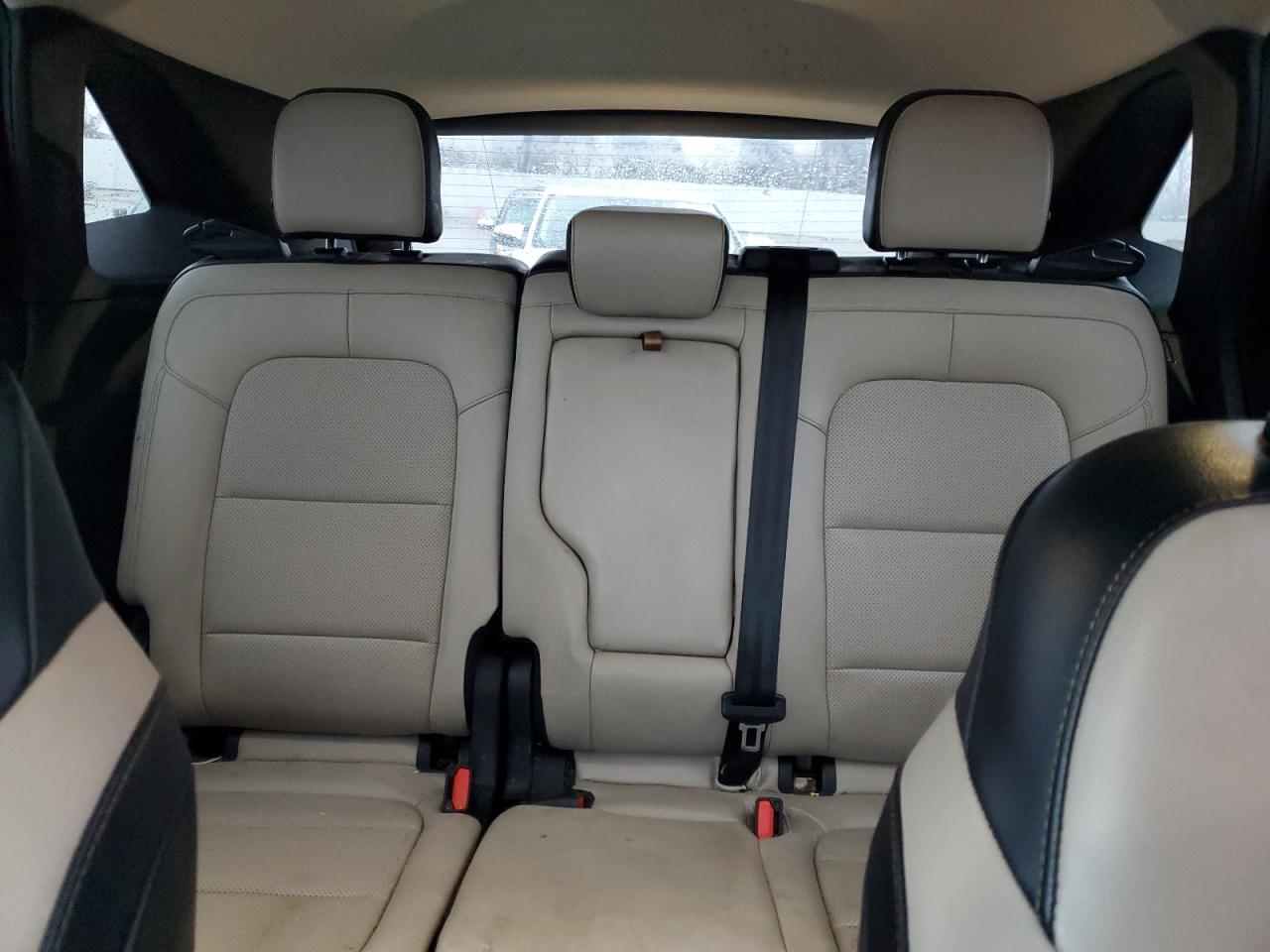 2020 Ford Escape - Image 10