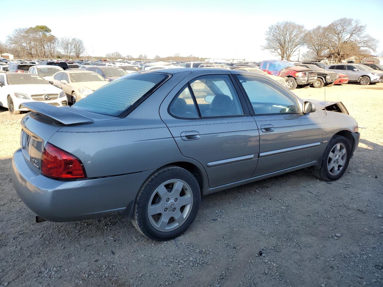 2005 Nissan Sentra - Image 3
