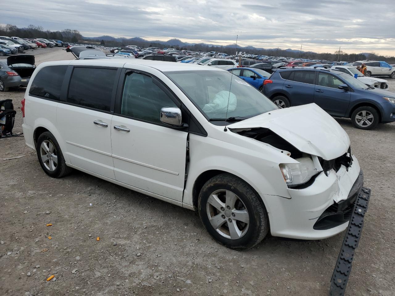 2013 Dodge Caravan - Image 4