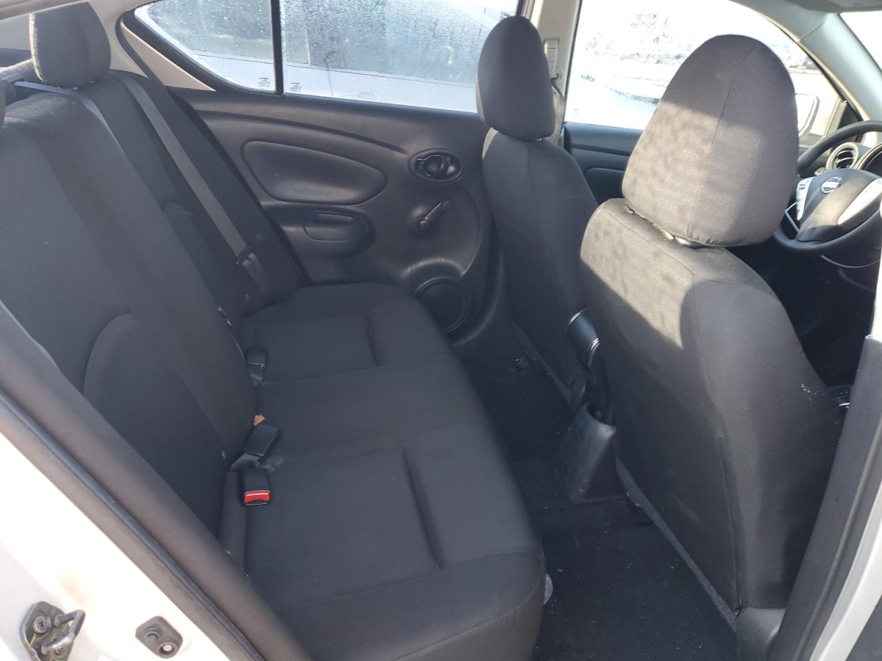 2019 Nissan Versa - Image 10