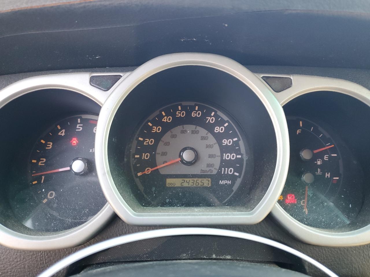 2005 Toyota 4Runner - Image 9