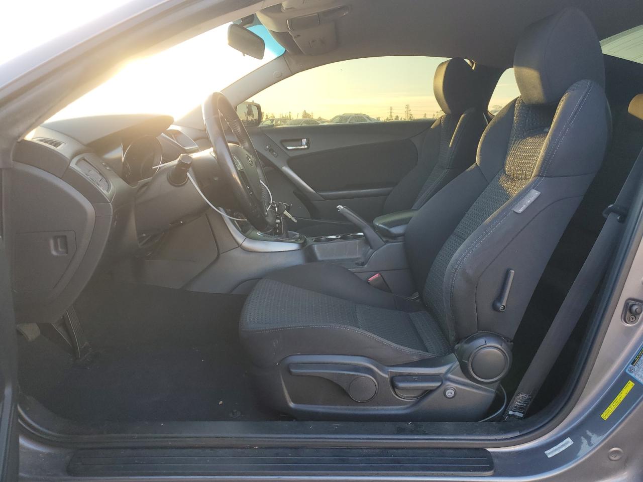 2011 Hyundai Genesis - Image 7
