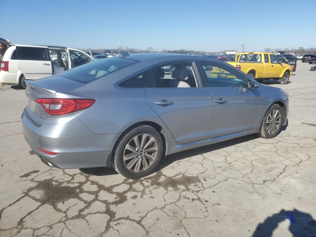 2015 Hyundai Sonata - Image 3