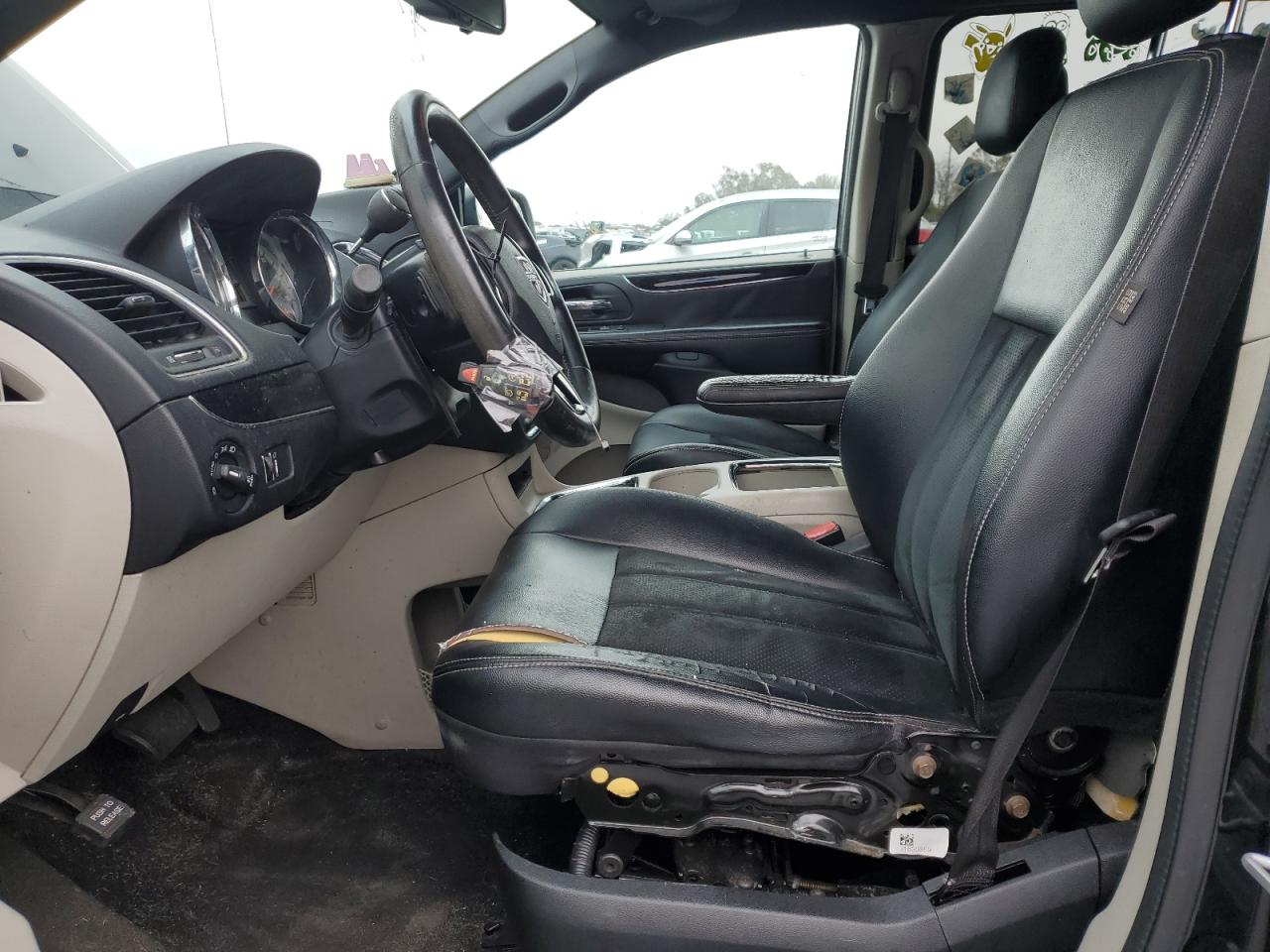 2017 Dodge Caravan - Image 7