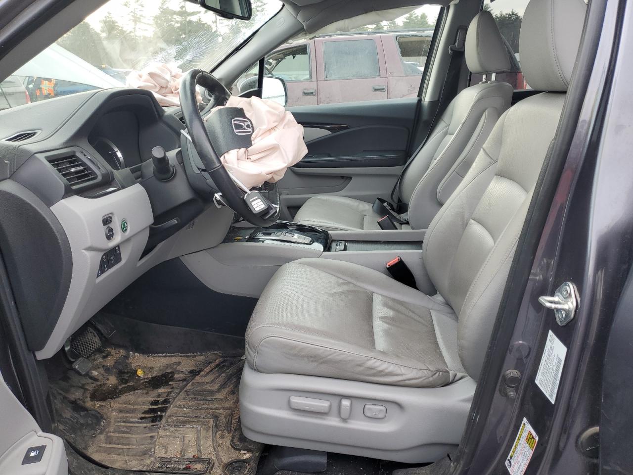 2020 Honda Ridgeline - Image 7