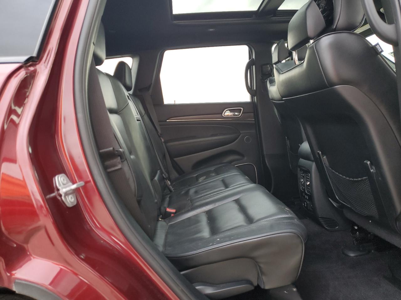 2018 Jeep Grand Cherokee - Image 11