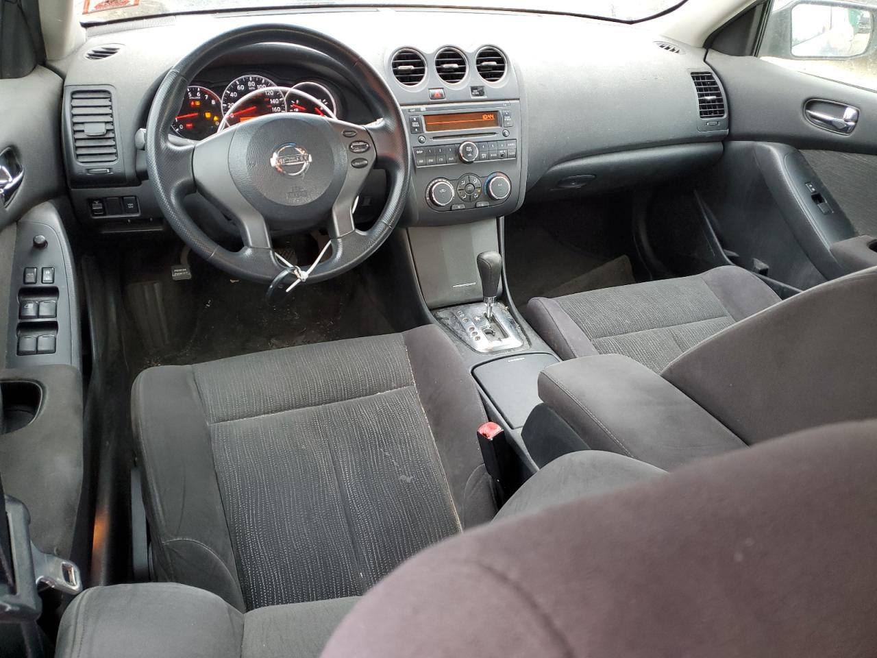 2010 Nissan Altima - Image 8