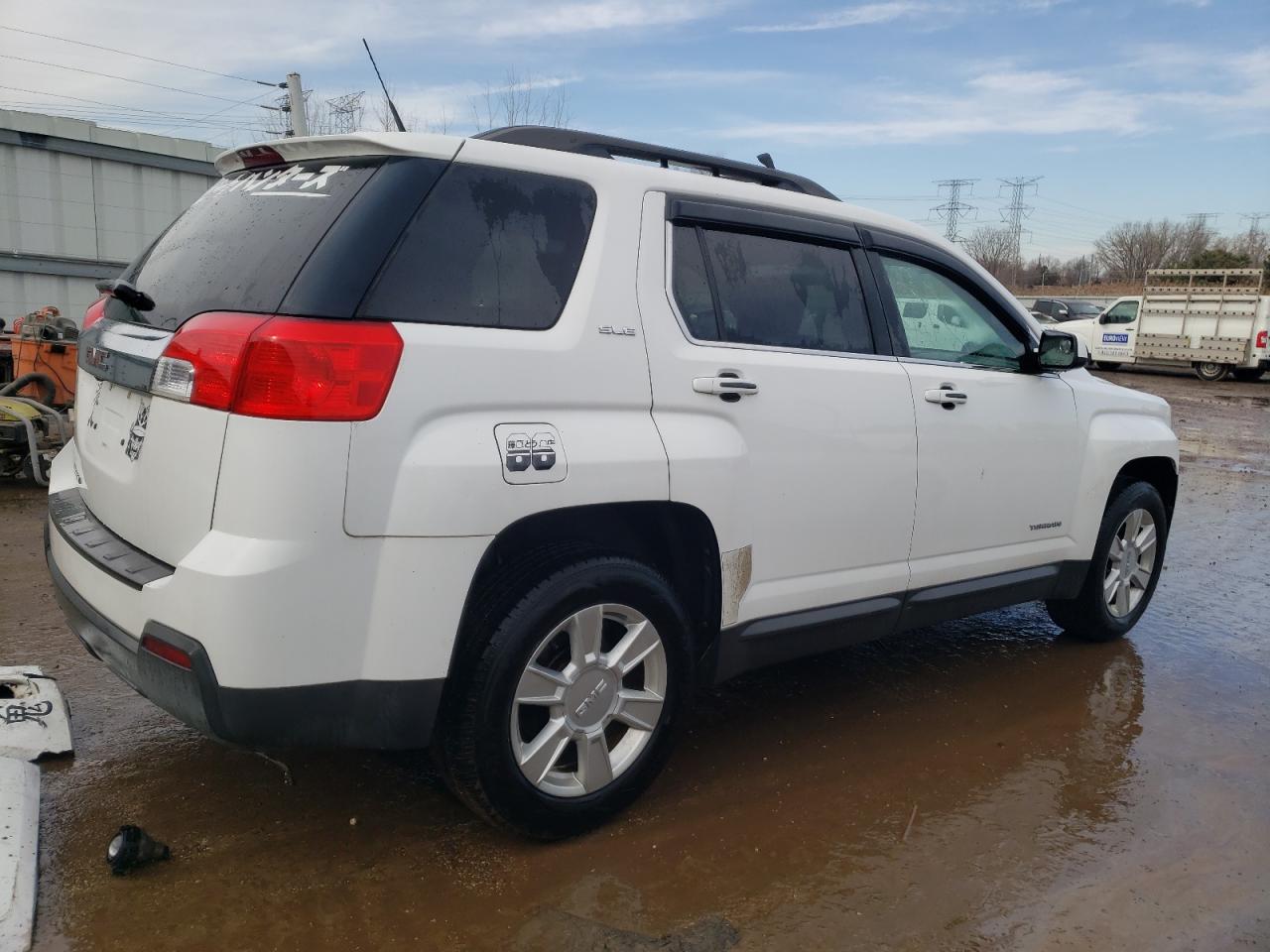 2010 GMC Terrain - Image 3