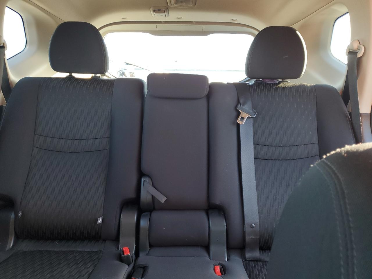 2018 Nissan Rogue - Image 10