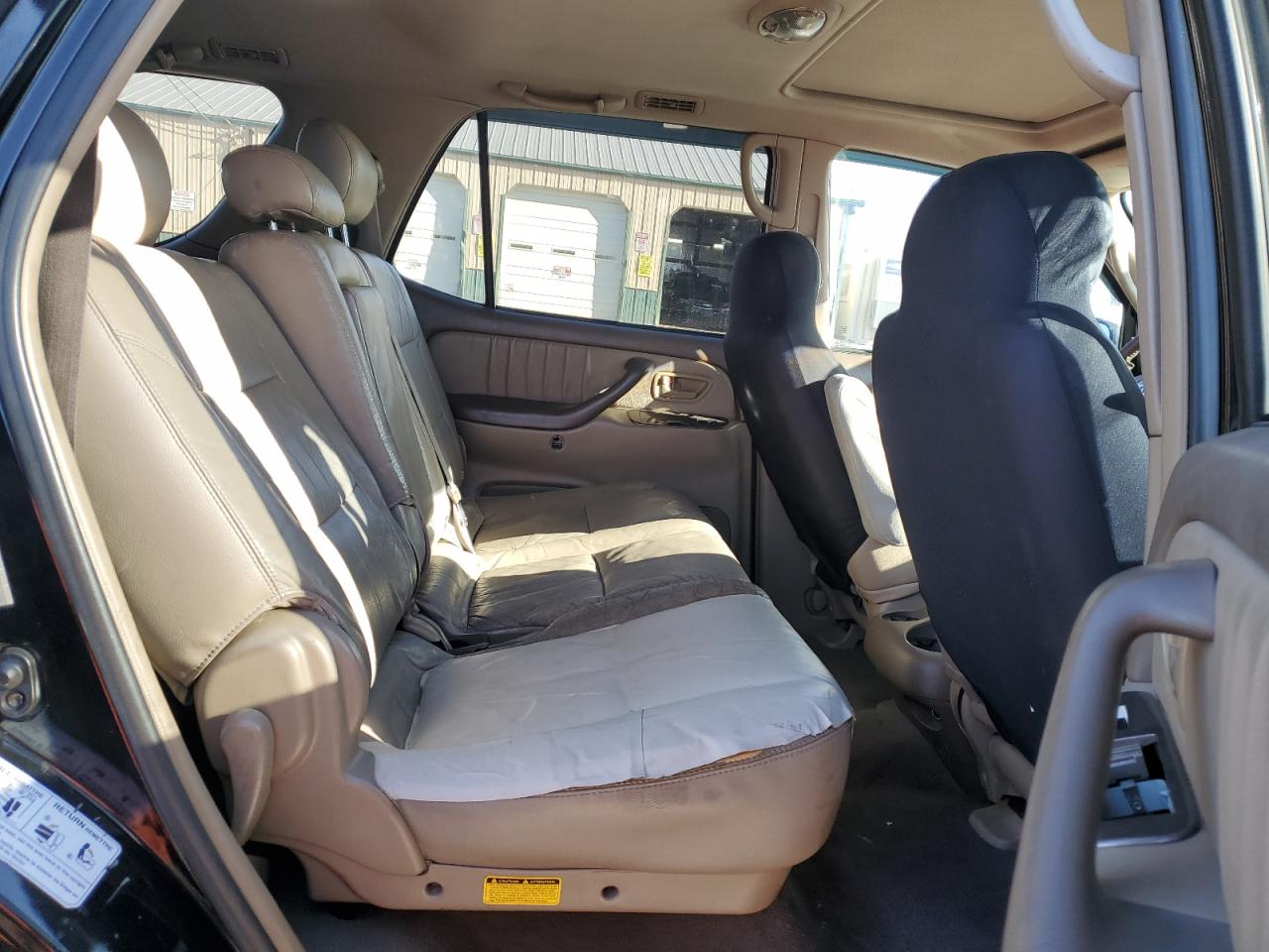 2004 Toyota Sequoia - Image 10