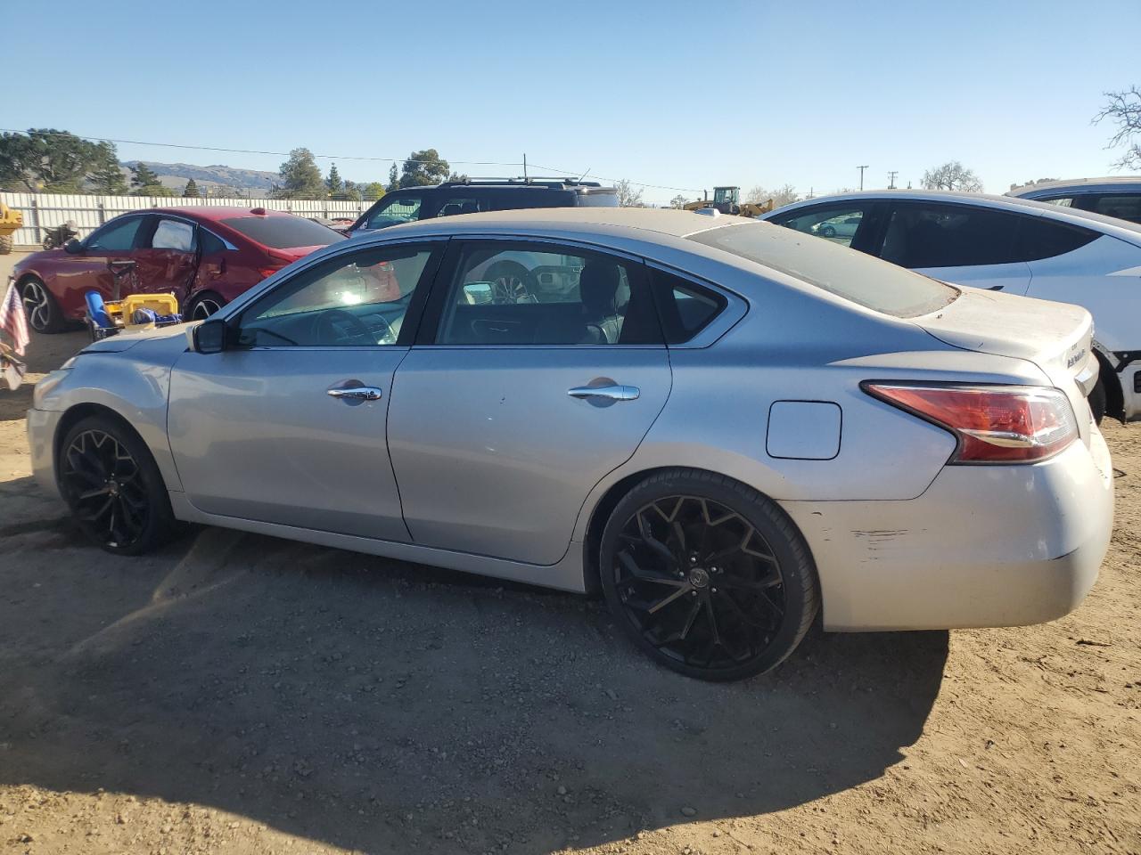 2015 Nissan Altima - Image 2