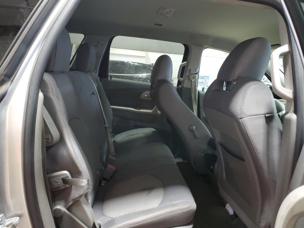 2011 Chevrolet Traverse - Image 11