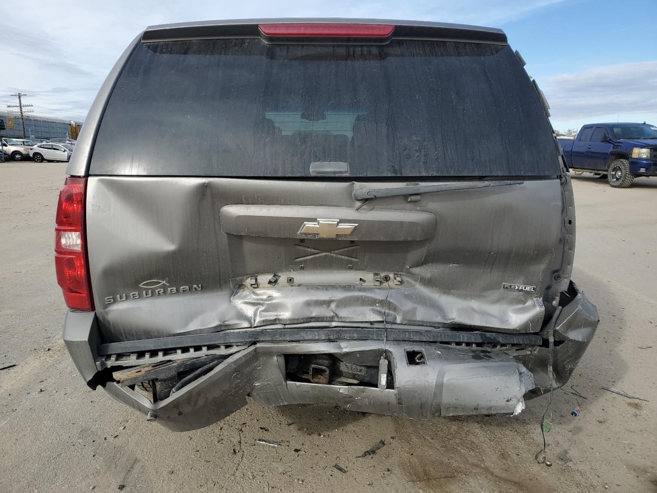 2008 Chevrolet Suburban - Image 6