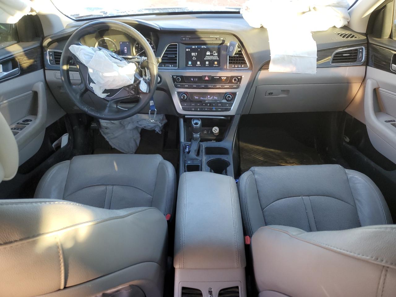 2017 Hyundai Sonata - Image 8