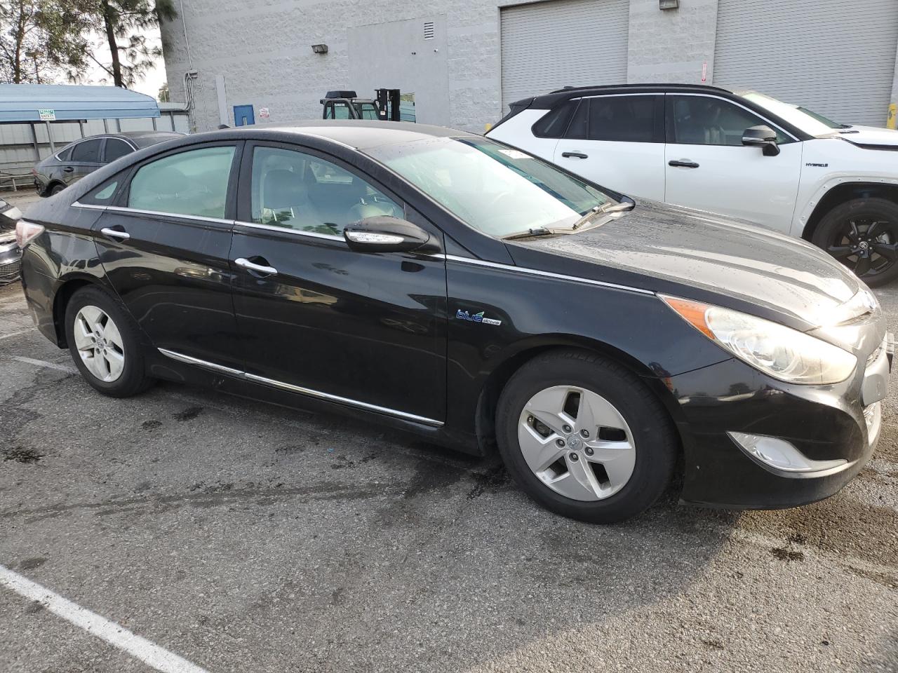 2012 Hyundai Sonata - Image 4