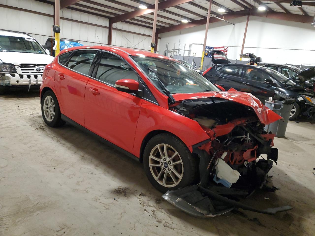 VIN 1FADP3K2XGL367533 2016 FORD FOCUS no.4