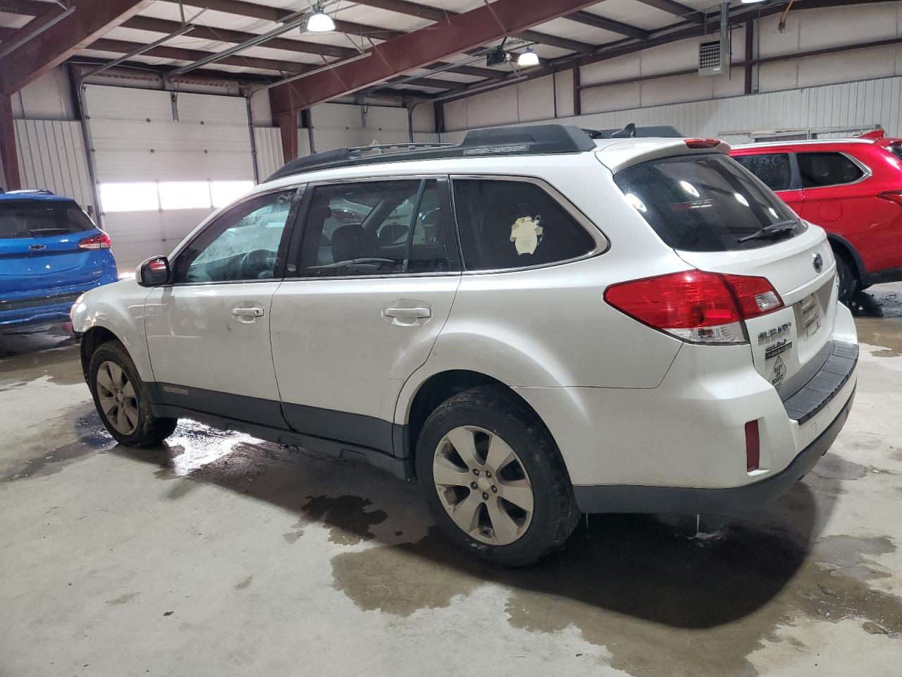 2011 Subaru Outback - Image 2