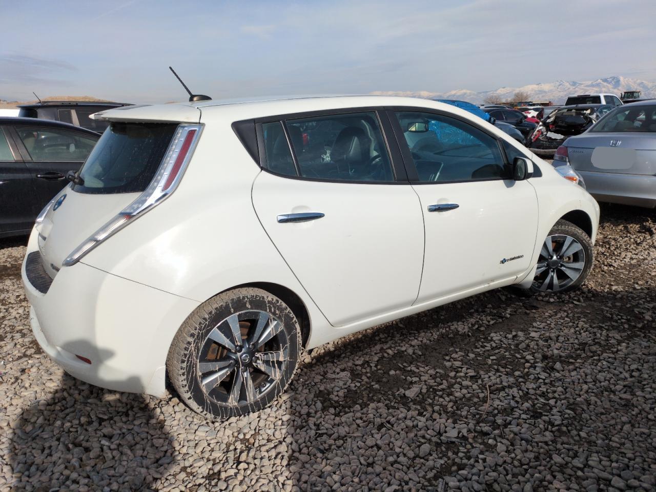 2017 Nissan Leaf - Image 4
