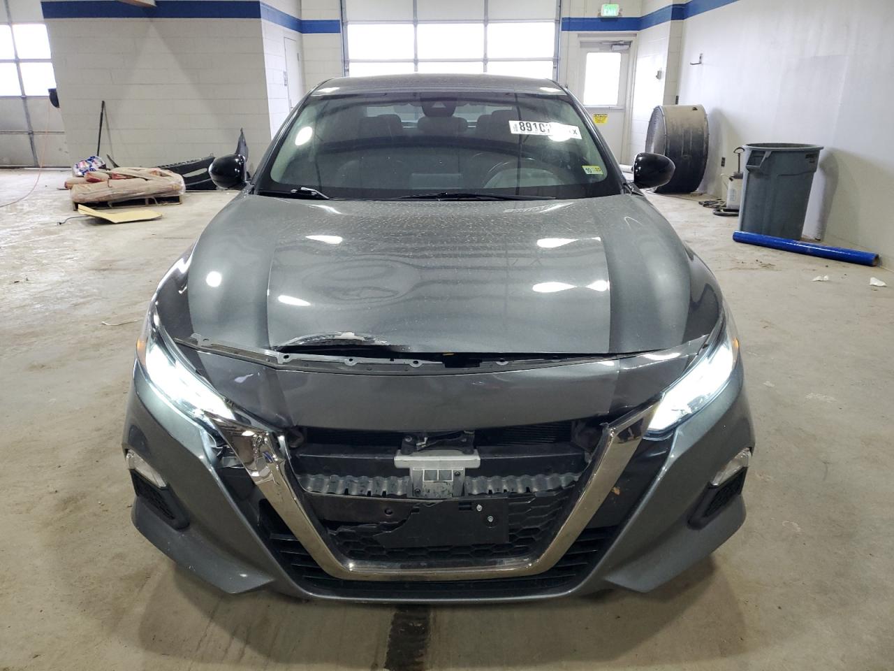 2022 Nissan Altima - Image 5