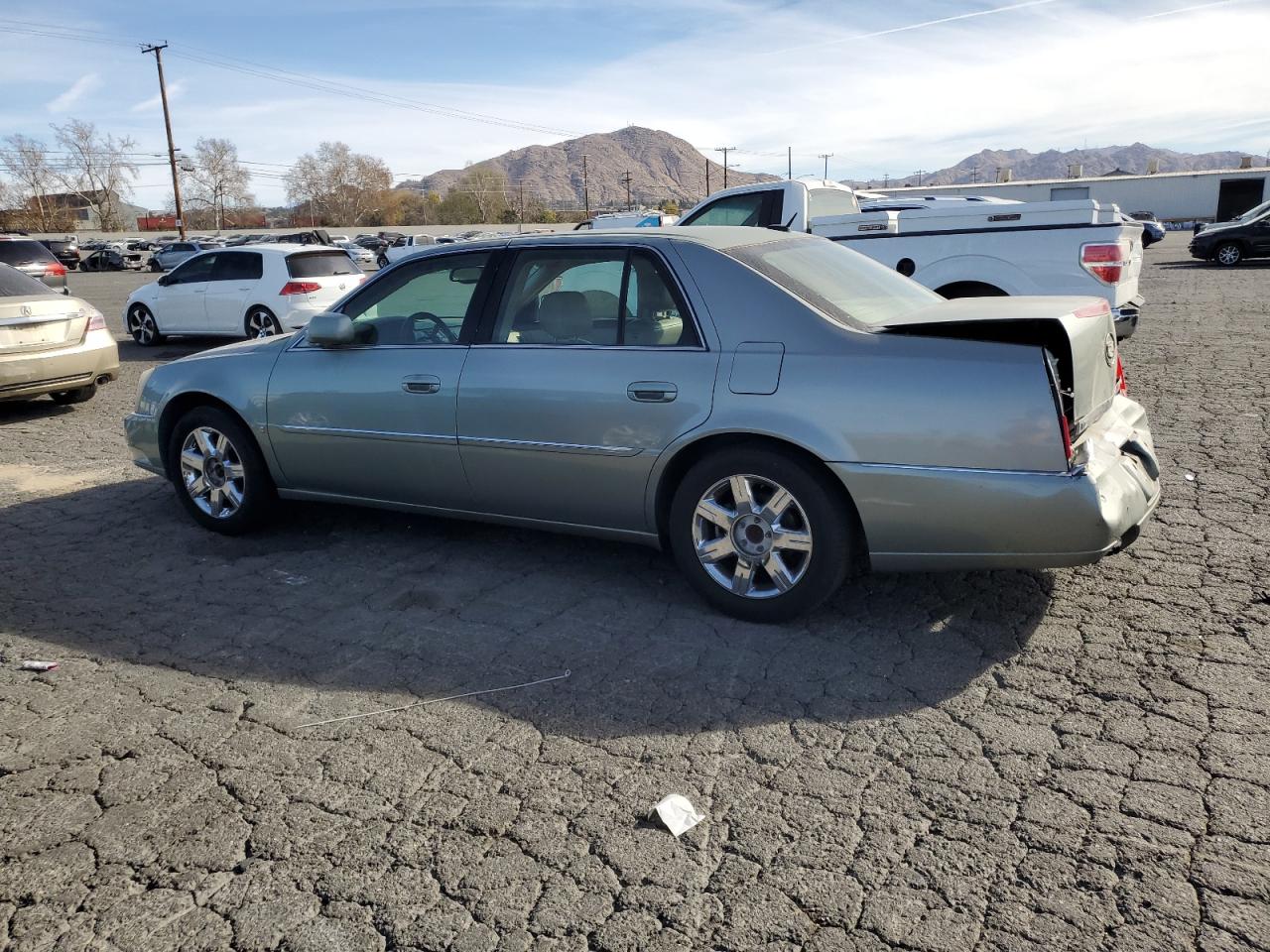 2007 Cadillac DTS - Image 2