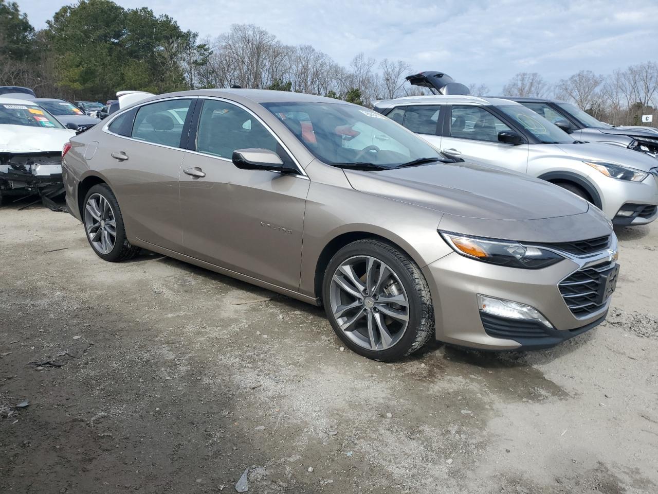 2022 Chevrolet Malibu - Image 4
